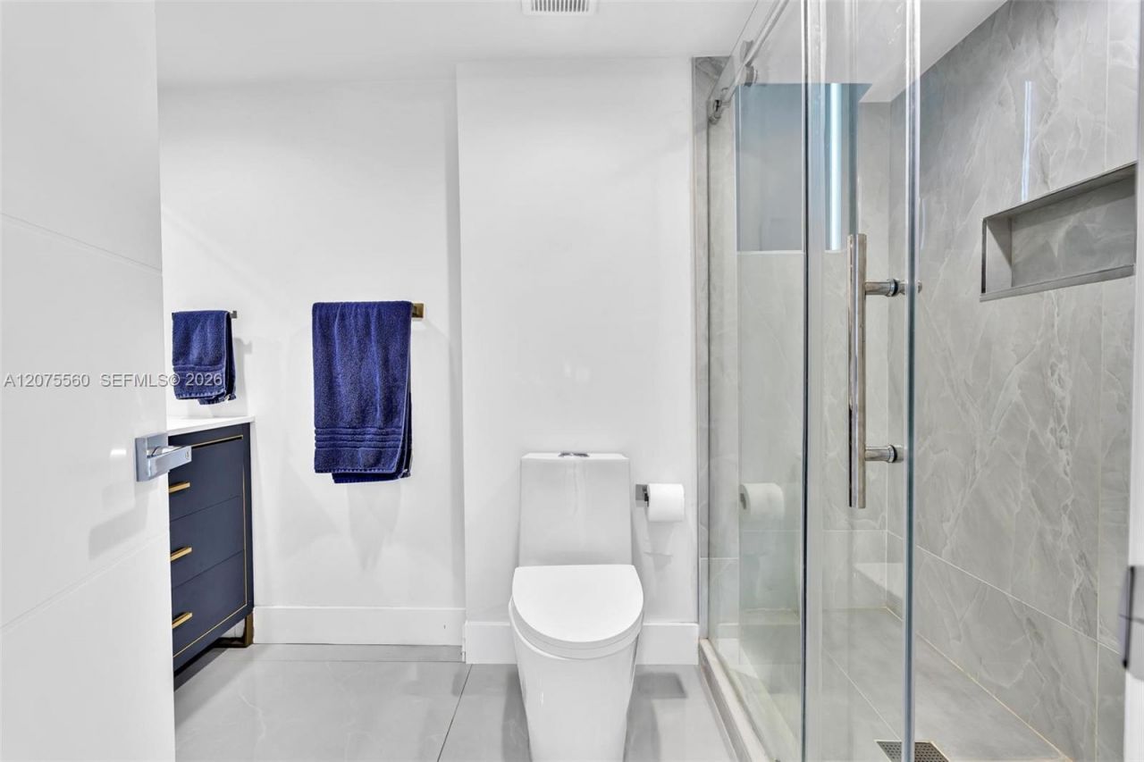 3370 Hidden Bay Dr, Unit 815, Aventura, FL 33180 Photo