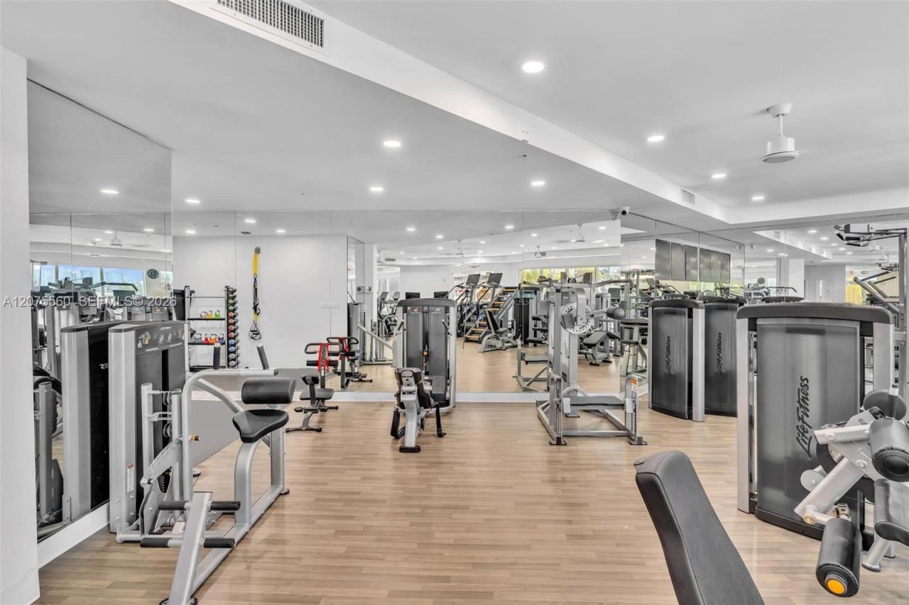 3370 Hidden Bay Dr, Unit 815, Aventura, FL 33180 Photo