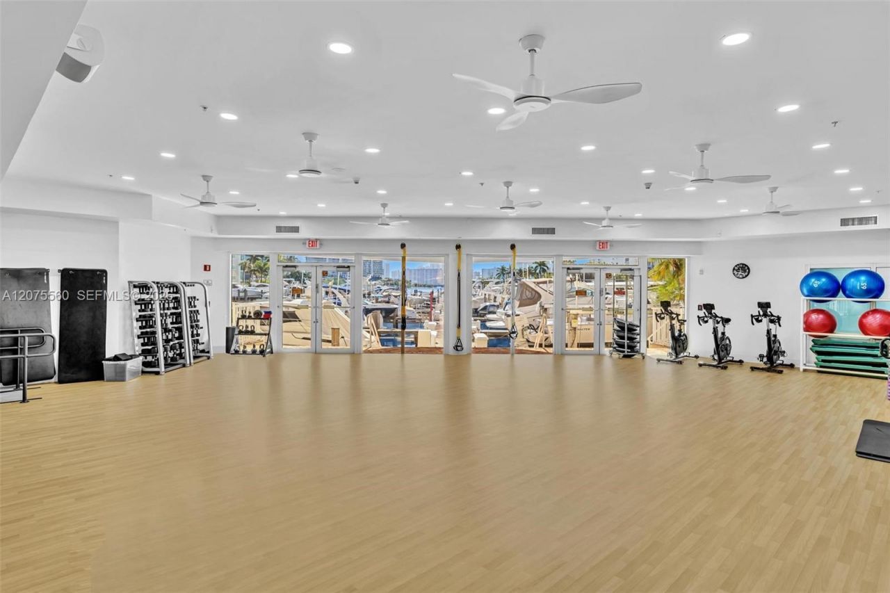 3370 Hidden Bay Dr, Unit 815, Aventura, FL 33180 Photo
