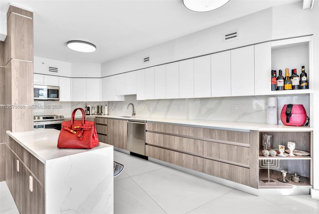 3370 Hidden Bay Dr, Unit 815, Aventura, FL 33180 Photo