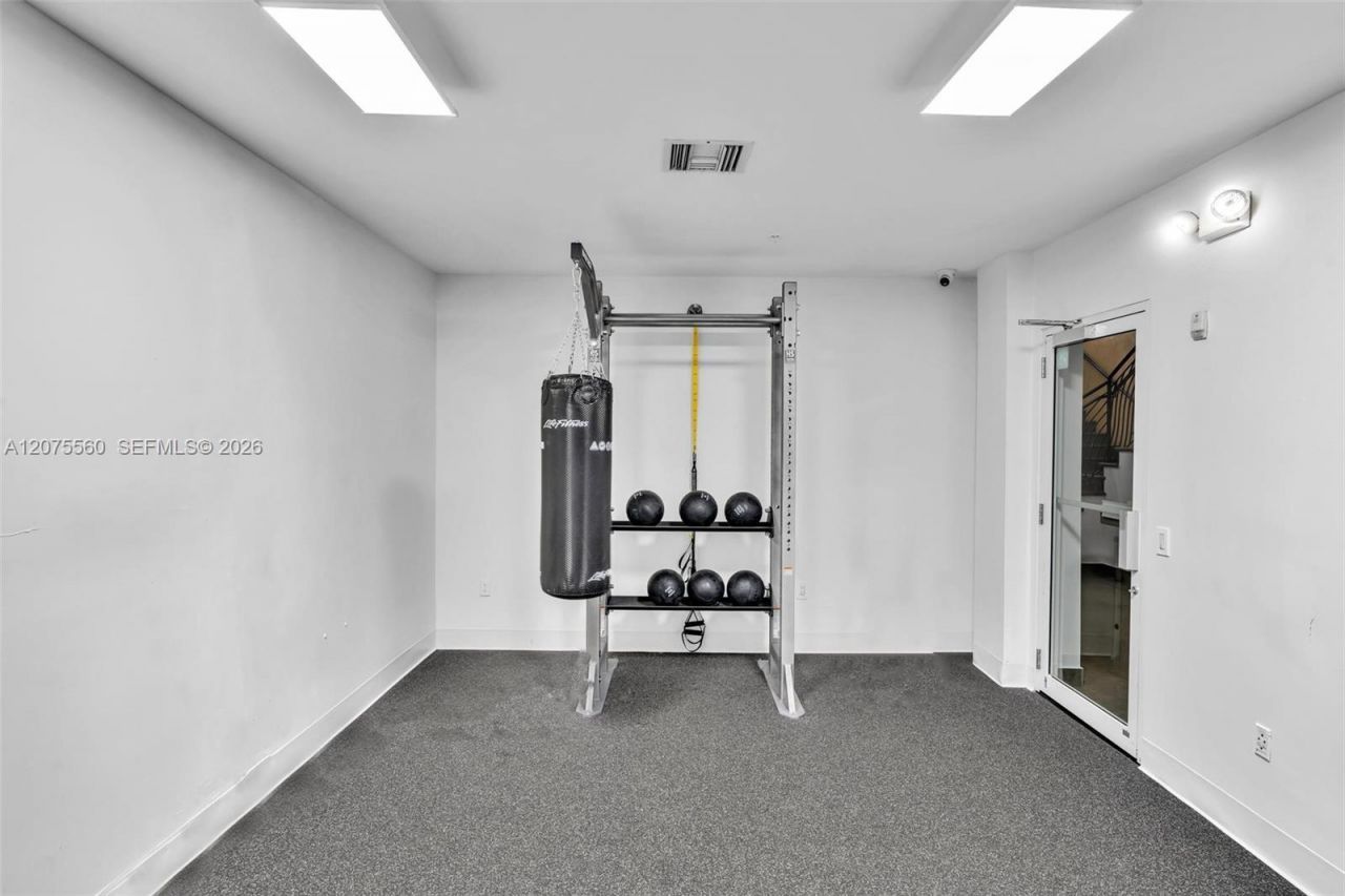 3370 Hidden Bay Dr, Unit 815, Aventura, FL 33180 Photo