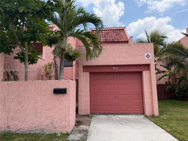 5728 NW 16th St , Unit 24, Lauderhill, FL 33313