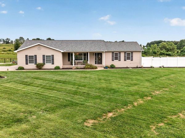 2108 E Antioch Road, Bloomfield, IN 47424