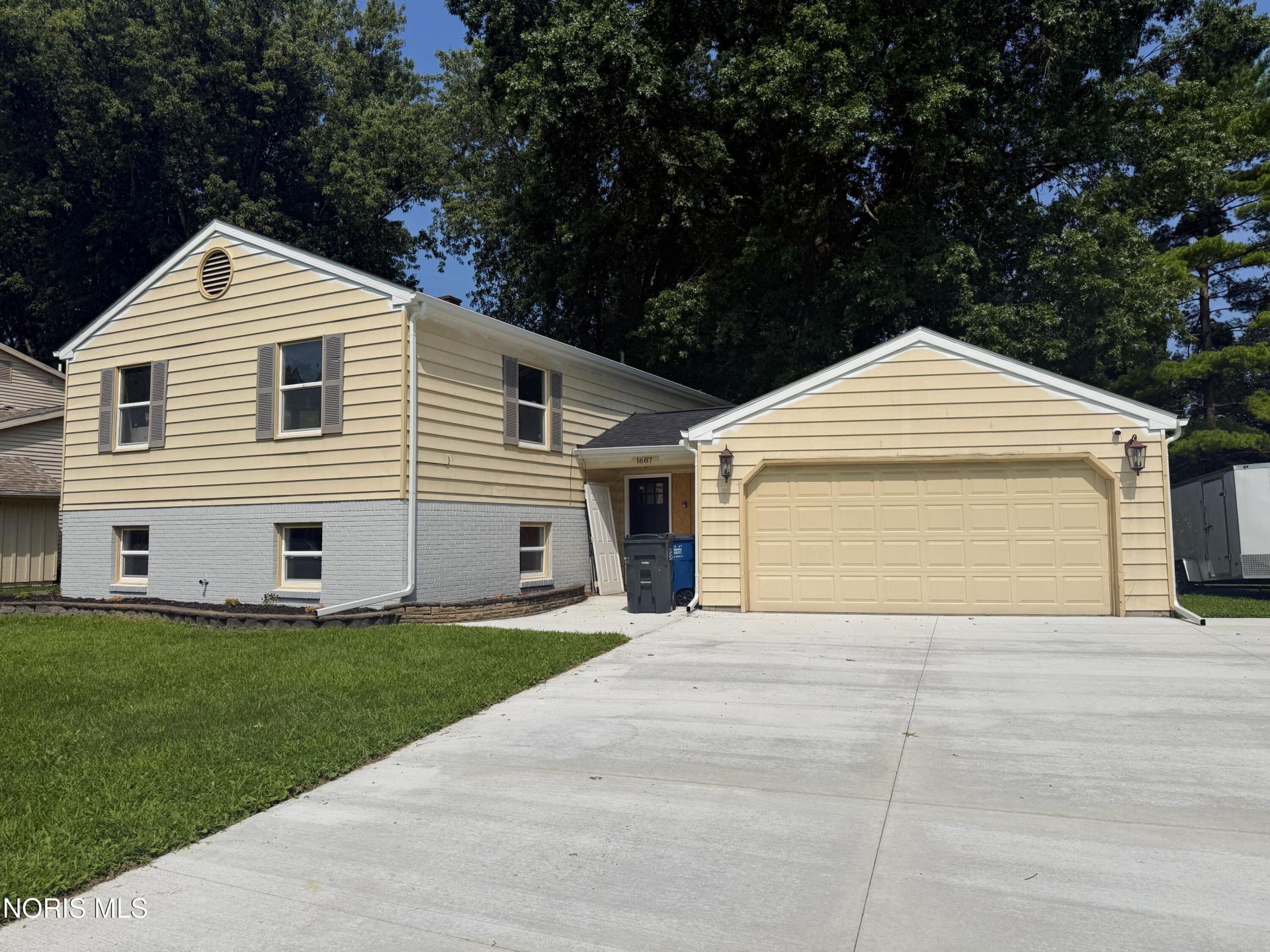1687 Park Forest Drive, Toledo, OH 43614 Main Photo