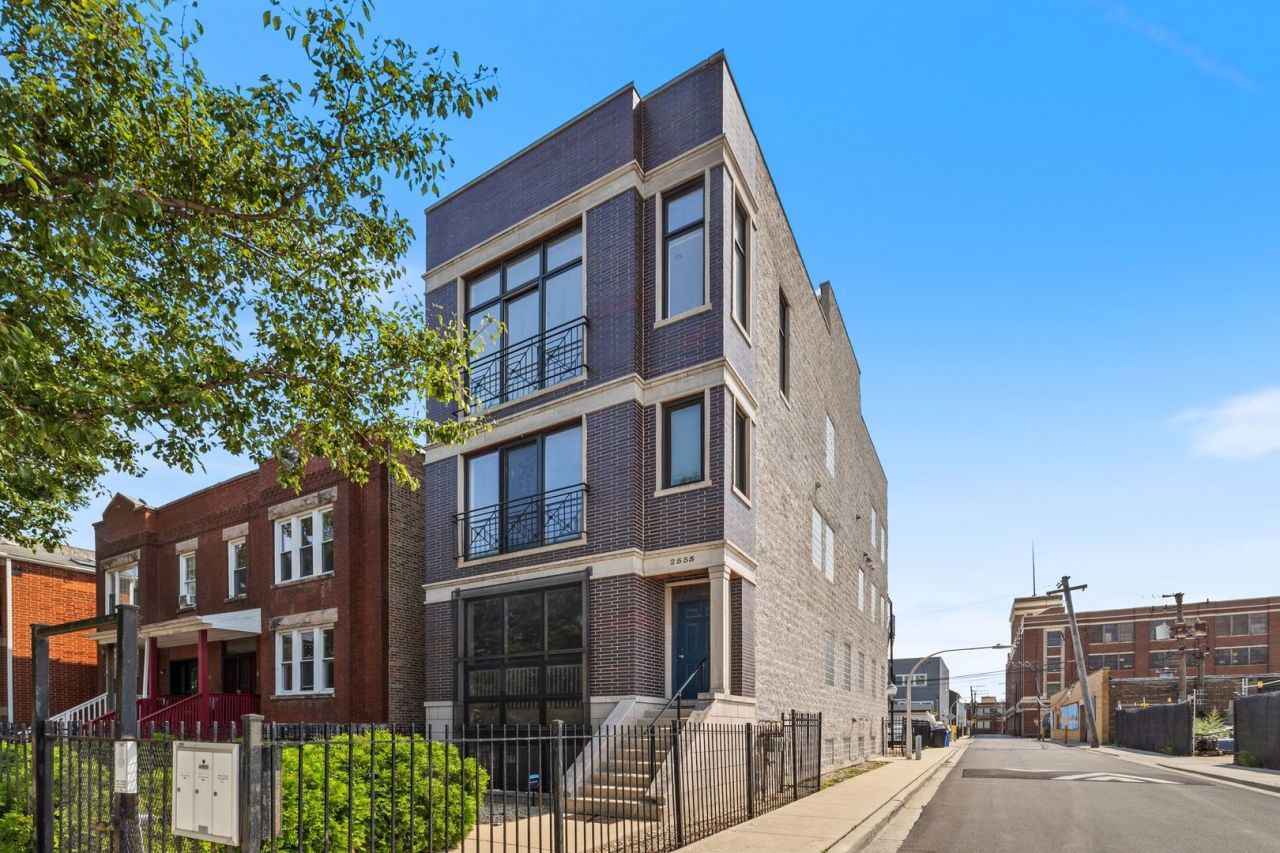 2535 W Flournoy Street, Unit 3, Chicago, IL 60612 Main Photo