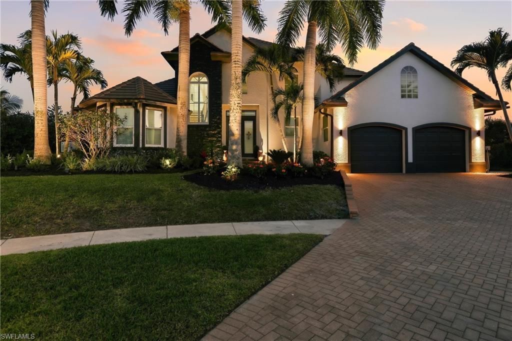 1045 Cottonwood Ct, Marco Island, FL 34145 Main Photo