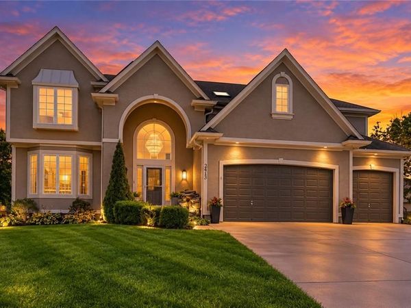 2413 SW Regency Drive, Lee's Summit, MO 64082