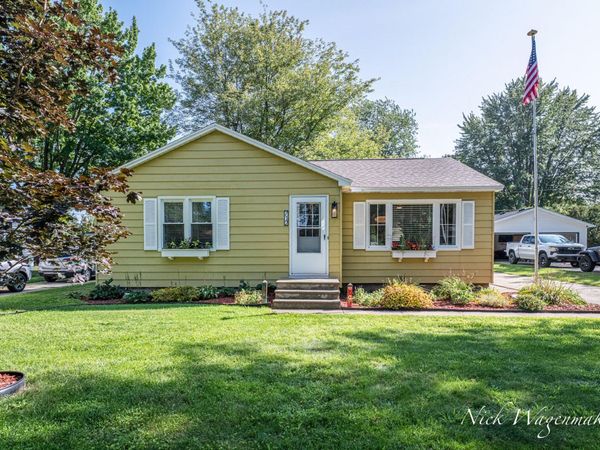 712 River Street, Spring Lake, MI 49456