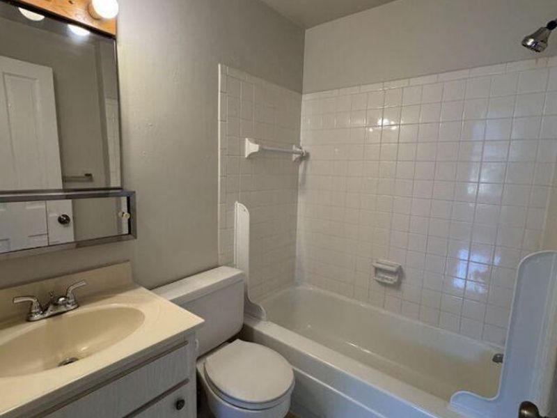 112 E Mcmillan Street, Cincinnati, OH 45219 Photo 13
