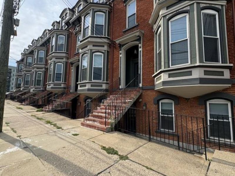 112 E Mcmillan Street, Cincinnati, OH 45219 Photo 2