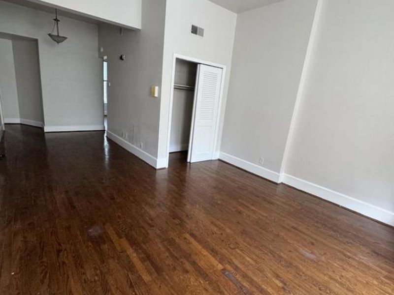 112 E Mcmillan Street, Cincinnati, OH 45219 Photo 4