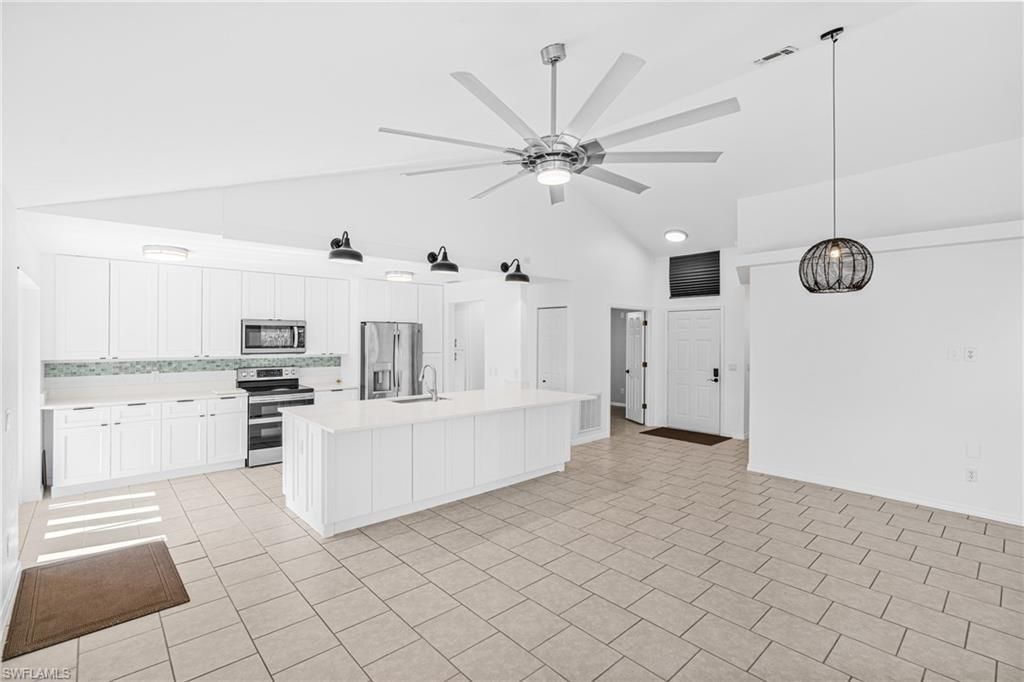 15064 Cloverdale Dr, Fort Myers, FL 33919 Photo