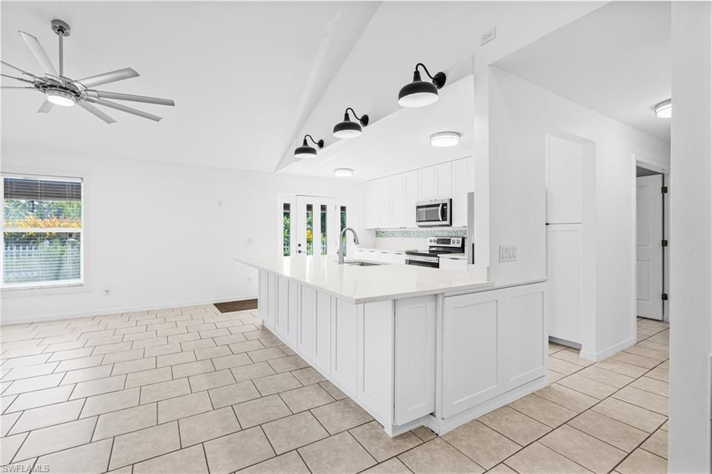 15064 Cloverdale Dr, Fort Myers, FL 33919 Photo