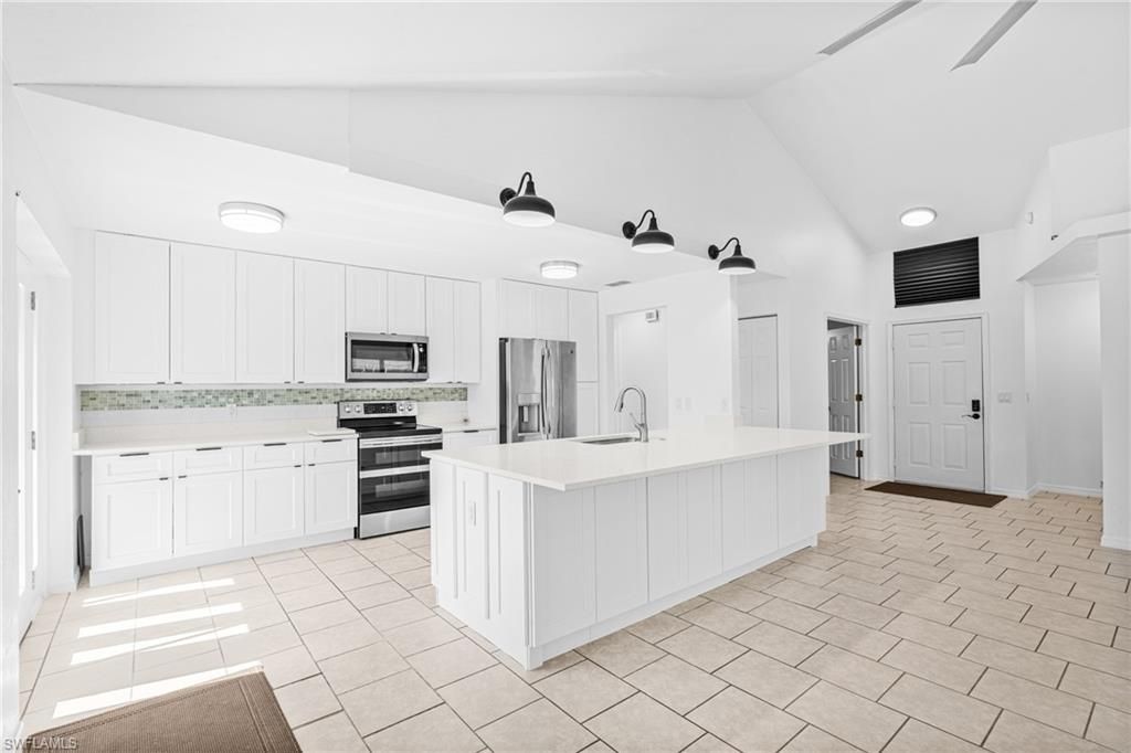 15064 Cloverdale Dr, Fort Myers, FL 33919 Photo