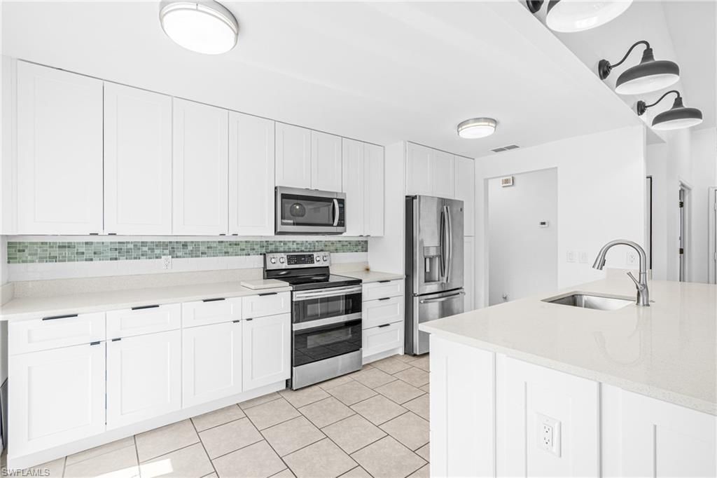 15064 Cloverdale Dr, Fort Myers, FL 33919 Photo