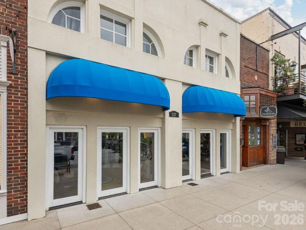 337 N Main Street , Hendersonville, NC 28792