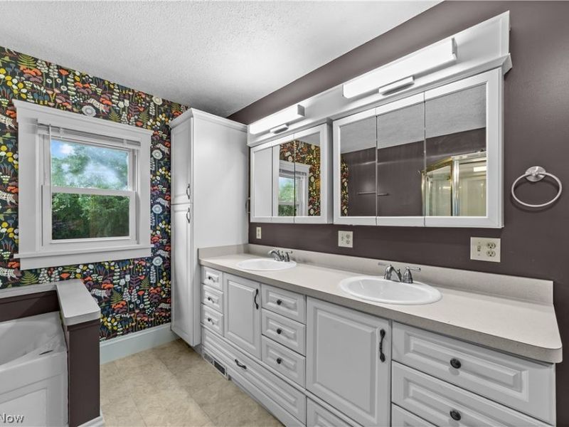 1338 W 64 Street , Cleveland, OH 44102 Photo 18