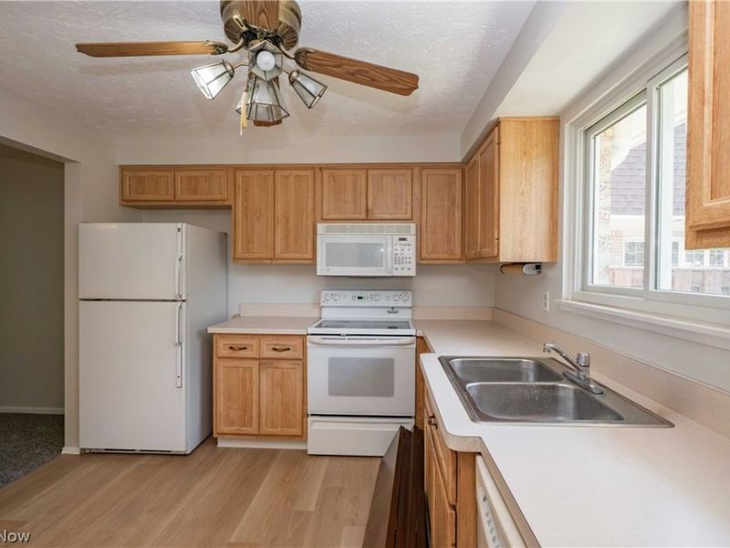6478 State Road, Unit G12, Parma, OH 44134 Photo 4