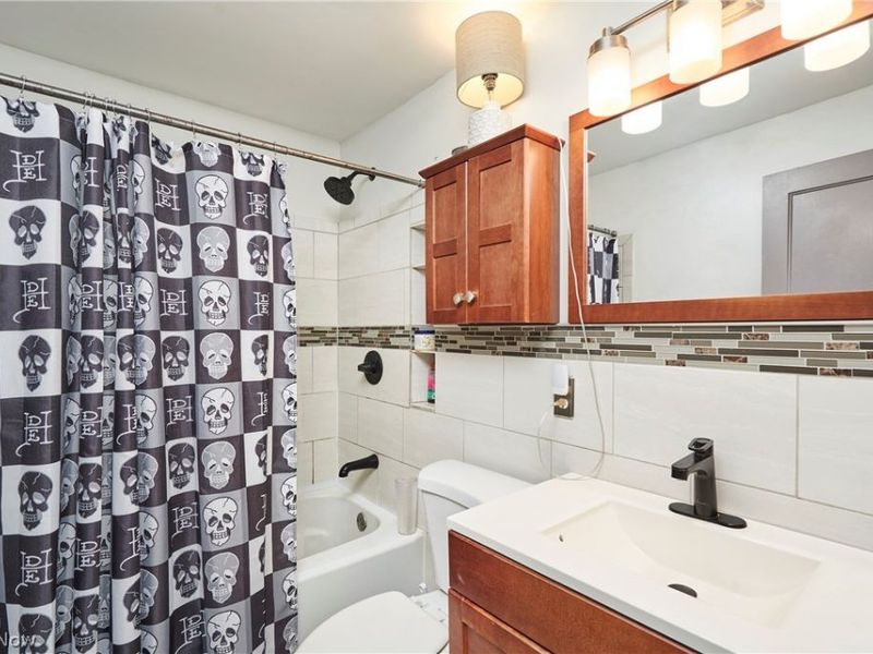183 S Frank Boulevard, Akron, OH 44313 Photo 12