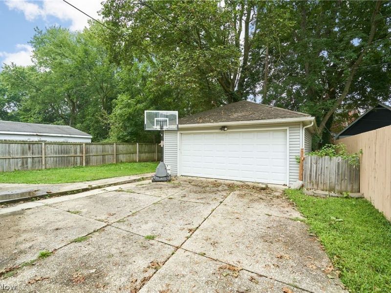 183 S Frank Boulevard, Akron, OH 44313 Photo 17