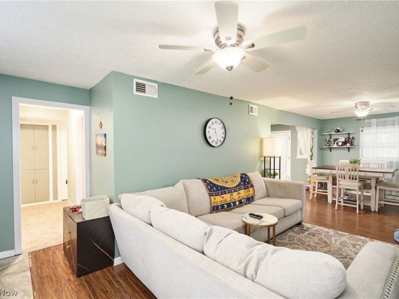 183 S Frank Boulevard, Akron, OH 44313 Photo 2