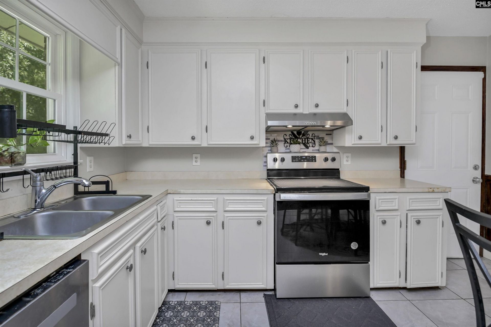209 Sommerset Drive  Photo 14
