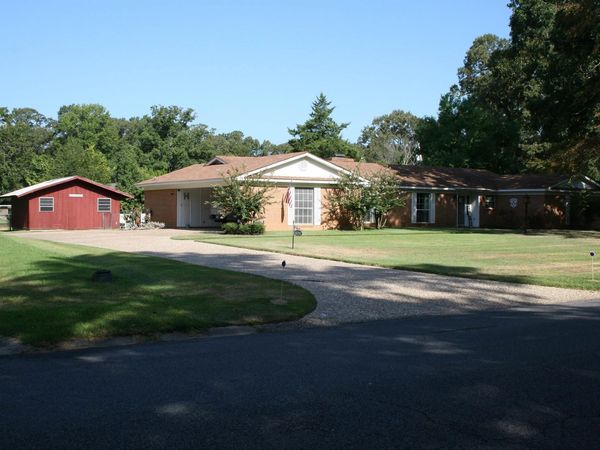 1402 Cedar Street, Crossett, AR 71635