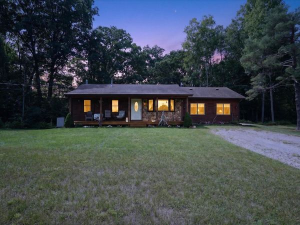 10077 Maple Hill Road, Howard City, MI 49329