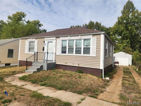 8127 Airport Road , St Louis, MO 63134