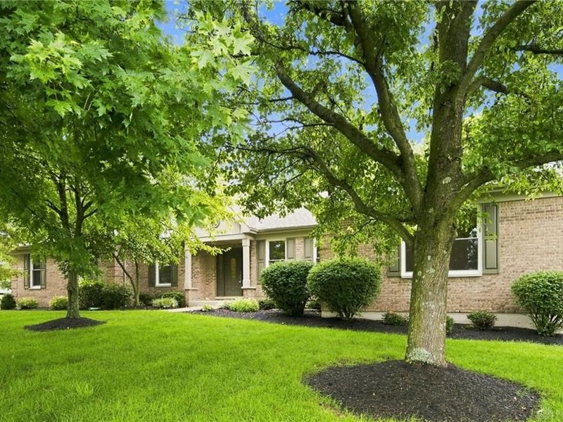 2338 Pointview Court, Lebanon, OH 45036 Photo 2