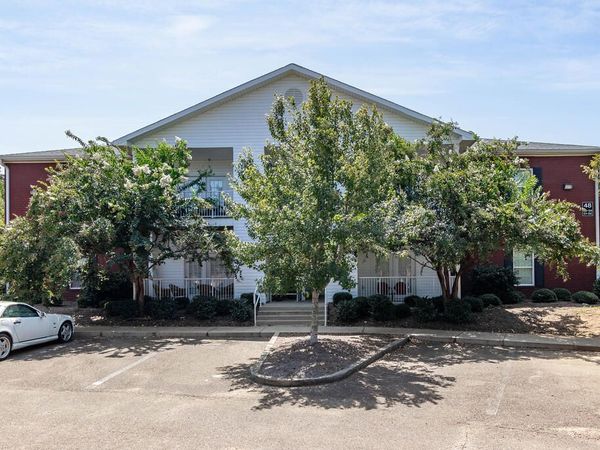 48 Pr 3057 #8, Oxford, MS 38655