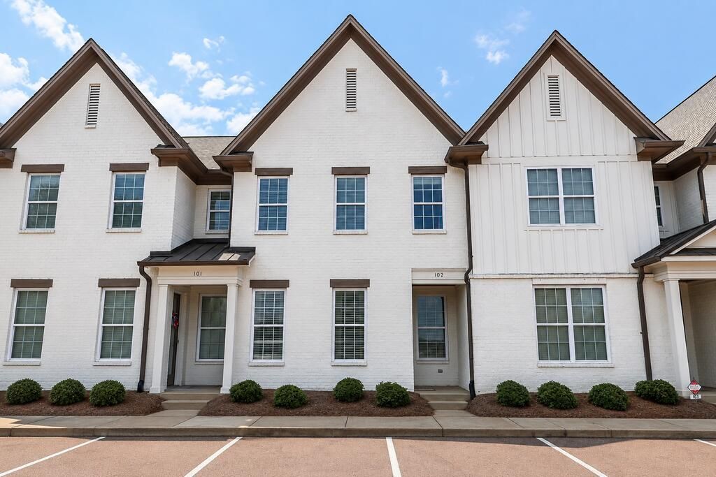 102 Farm View #102, Oxford, MS 38655 Main Photo