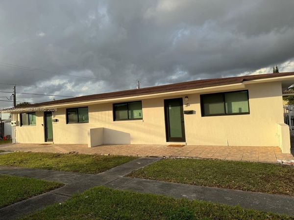 30 NW 56th Ct , Miami, FL 33126