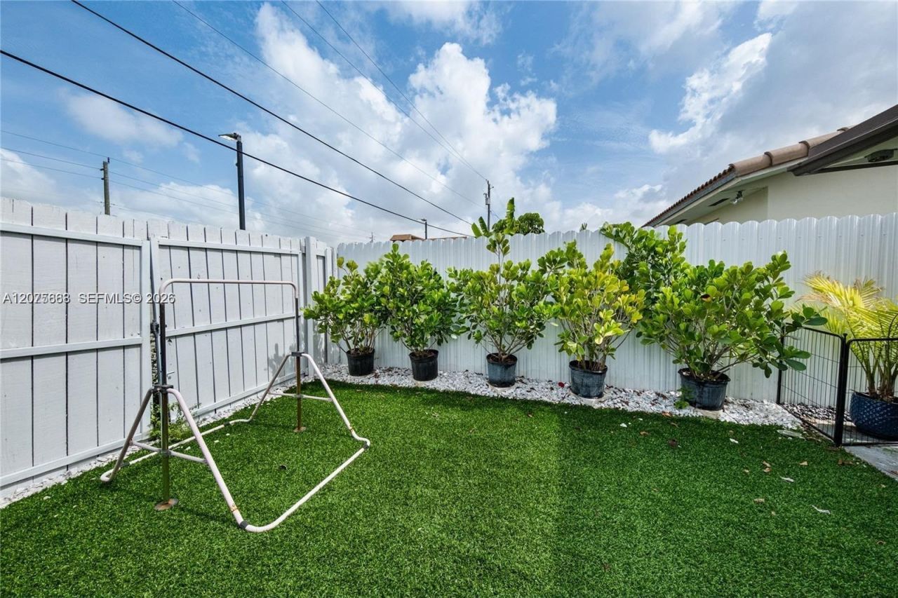 30 NW 56th Ct, Miami, FL 33126 Photo