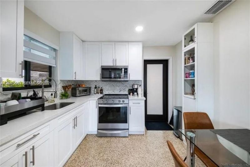 30 NW 56th Ct, Miami, FL 33126 Photo
