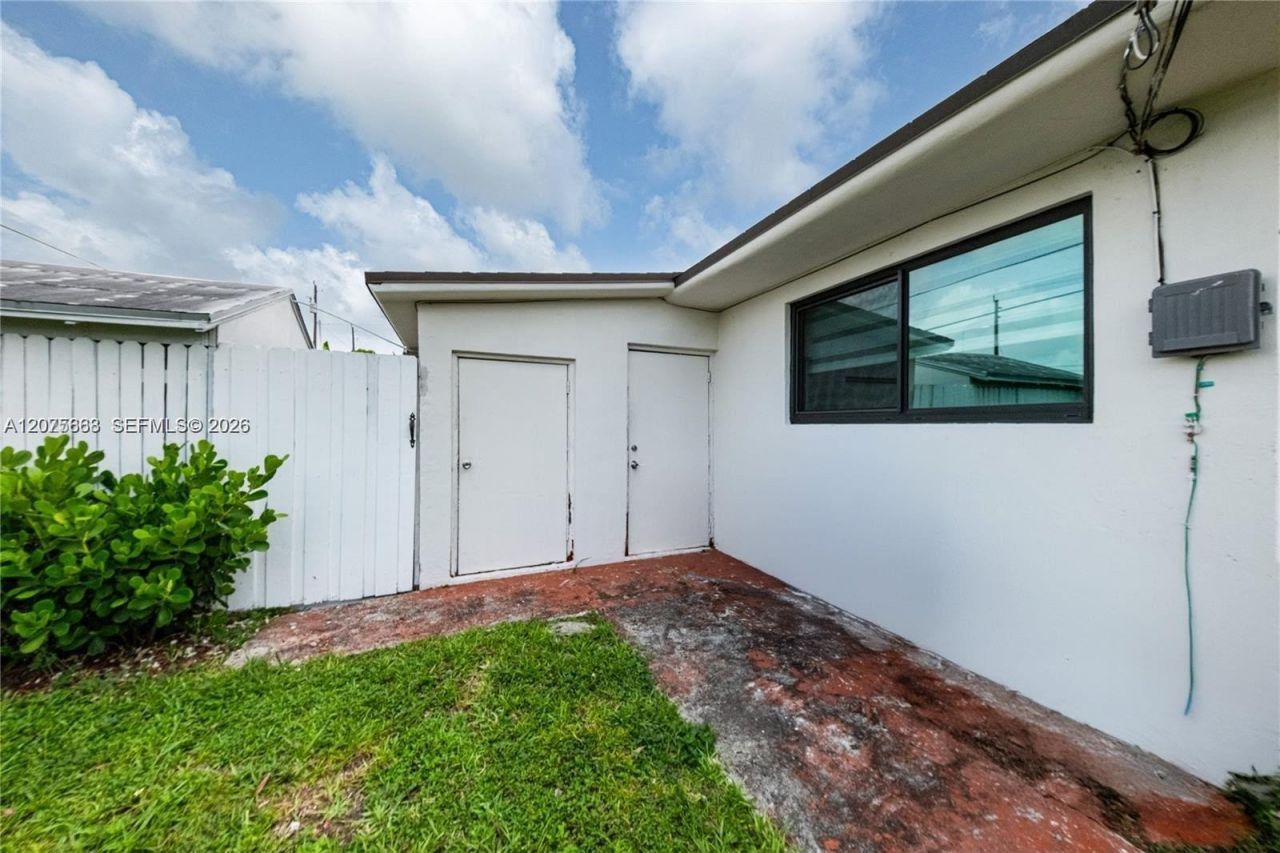 30 NW 56th Ct, Miami, FL 33126 Photo
