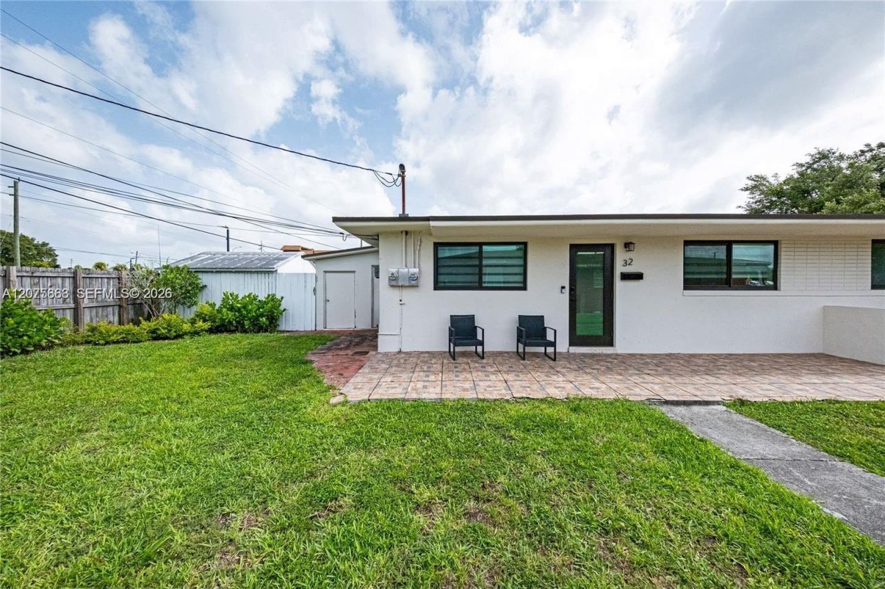 30 NW 56th Ct, Miami, FL 33126 Photo