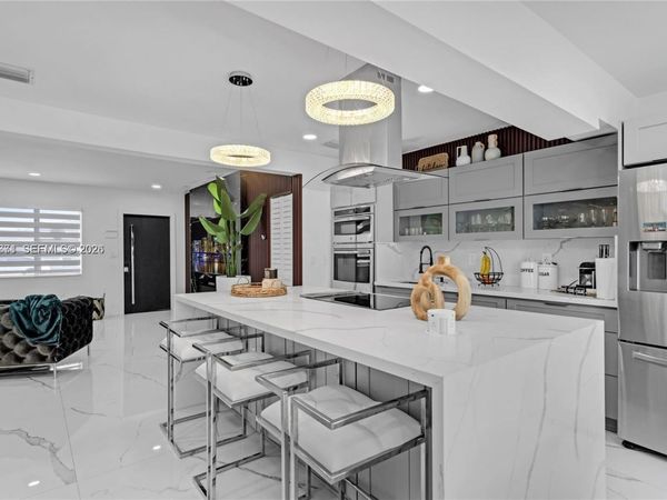 7031 SW 12th St , Pembroke Pines, FL 33023