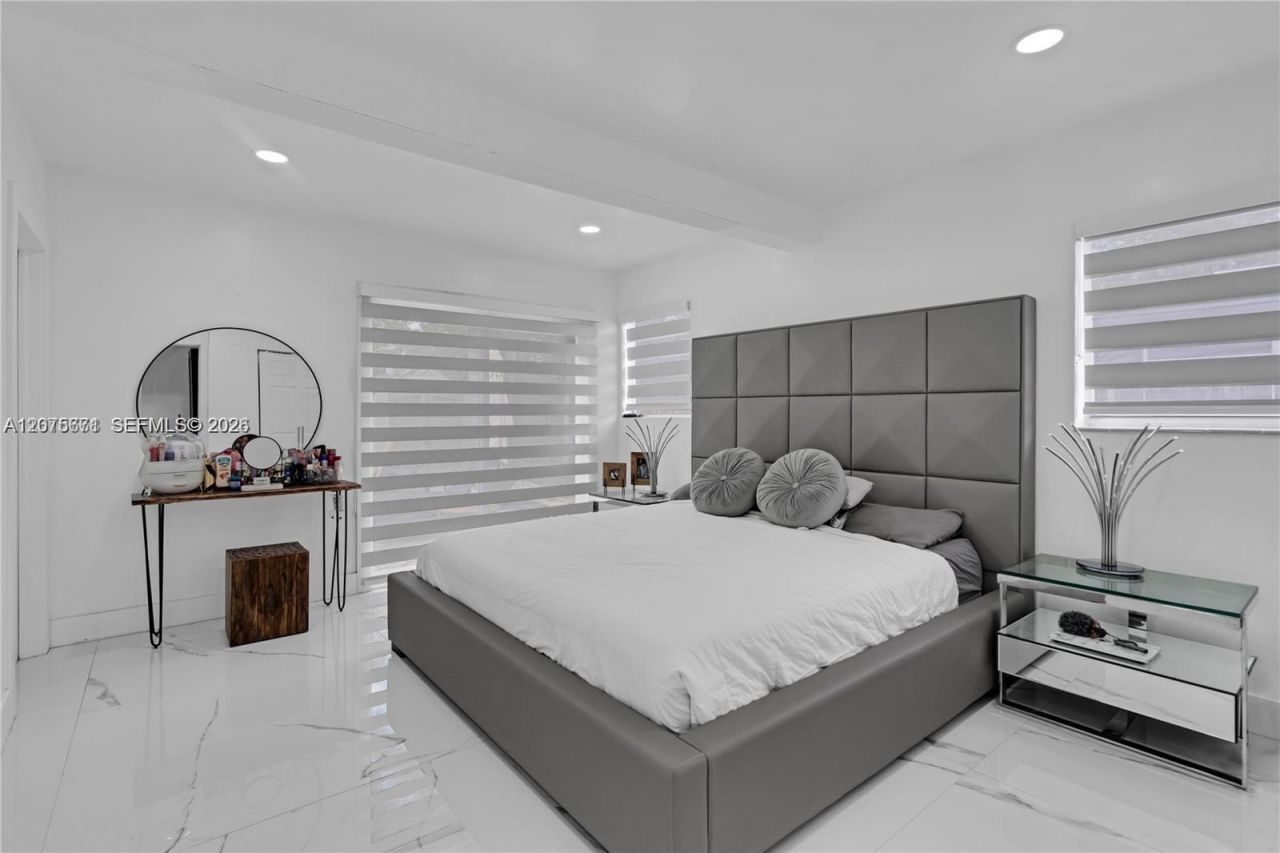 7031 SW 12th St, Pembroke Pines, FL 33023 Photo