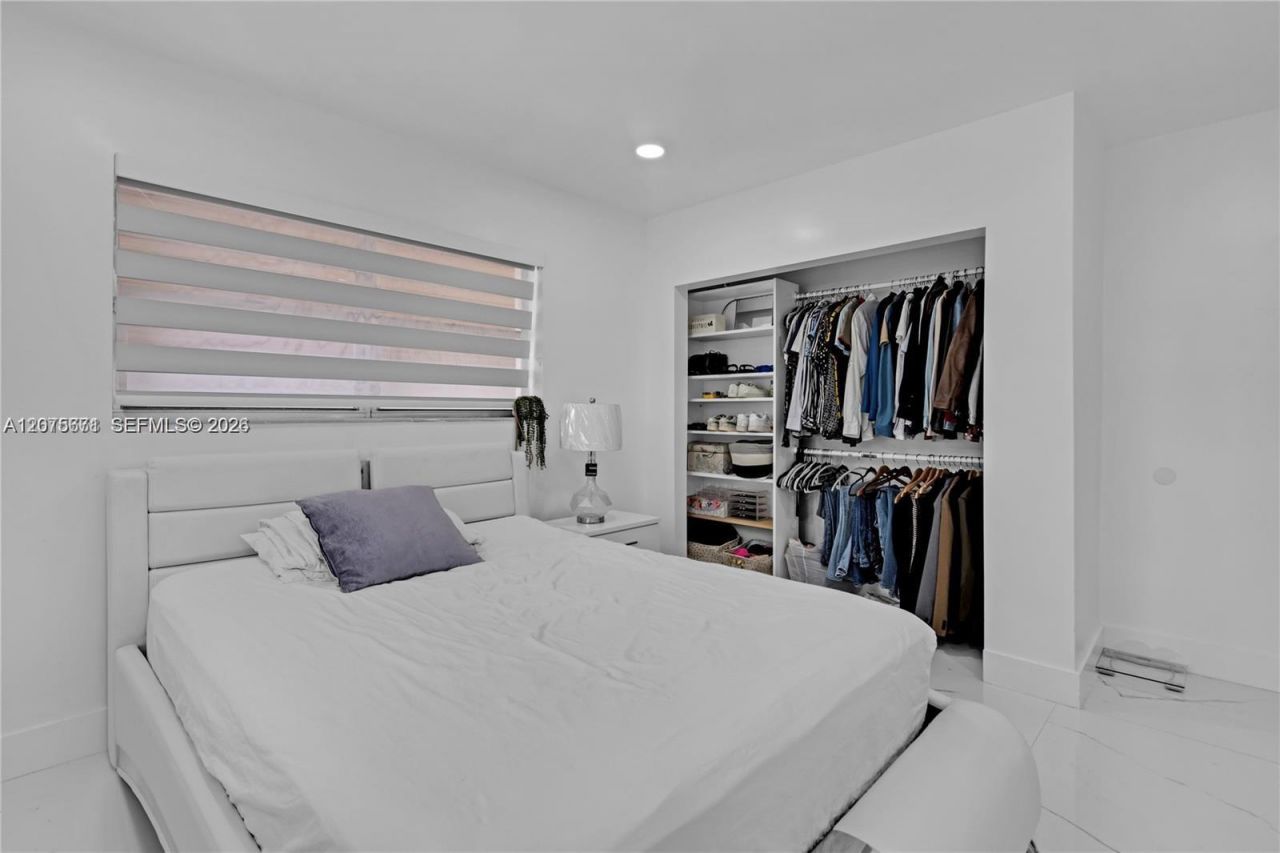 7031 SW 12th St, Pembroke Pines, FL 33023 Photo