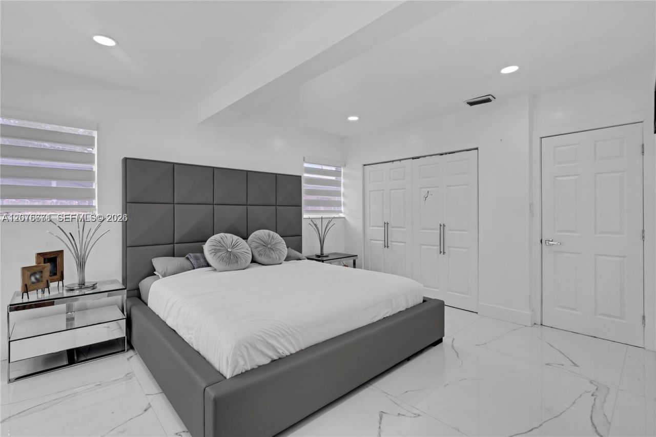 7031 SW 12th St, Pembroke Pines, FL 33023 Photo