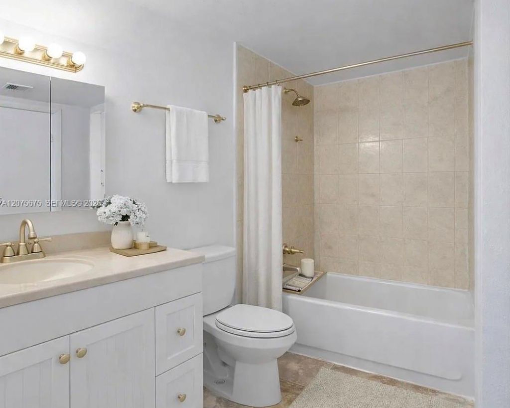 1470 NE 123rd St , Unit A603, North Miami, FL 33161 Photo