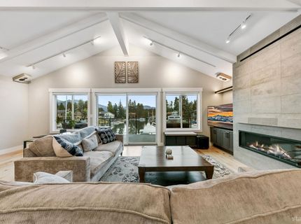 443 Christie Drive, South Lake Tahoe, CA 96150 Photo