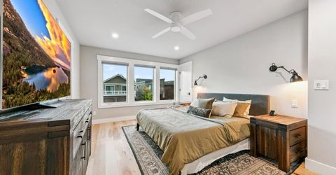 443 Christie Drive, South Lake Tahoe, CA 96150 Photo