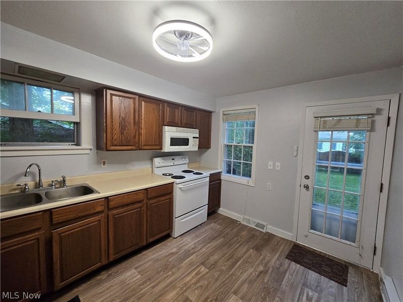 114 Turner Drive , Chardon, OH 44024 Photo 9