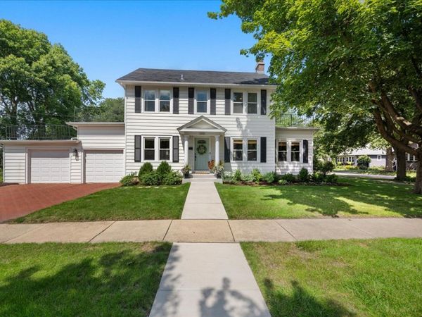 1001 Peyton Street, Geneva, IL 60134