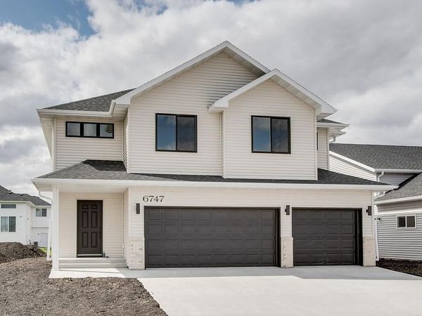 6747 Selkirk Drive S, Fargo, ND 58104