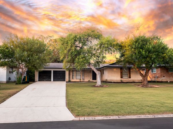 331 SHIN OAK DR, Live Oak, TX 78233