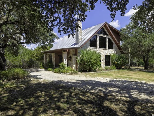488 Rivertree Rd, Leakey, TX 78873