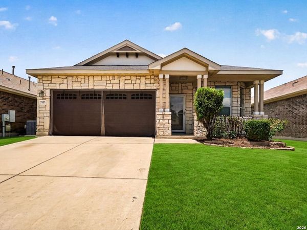 7915 Cenote Dr, San Antonio, TX 78254